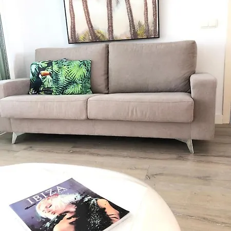 Hippie Beach Ibiza Apartment *