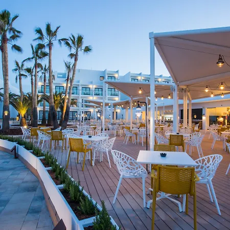 Grand Palladium White Island & Hotel Playa d'en Bossa