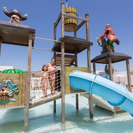Grand Palladium White Island &