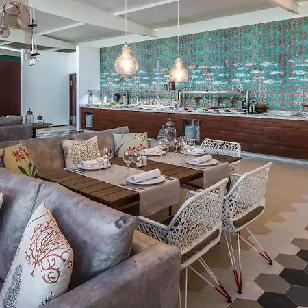 Grand Palladium White Island & Playa d'en Bossa