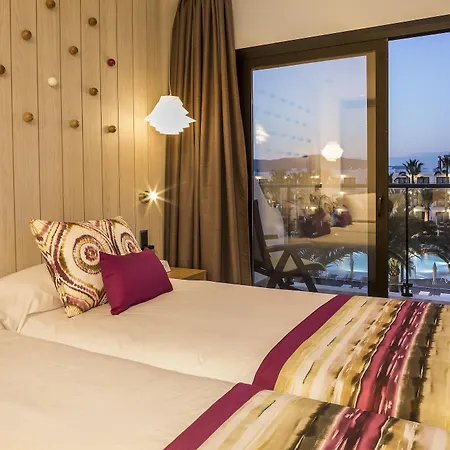 Grand Palladium White Island & 5* Playa d'en Bossa