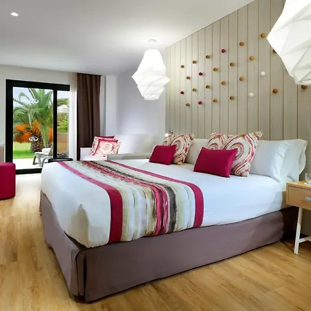 Hotel Grand Palladium White Island & Playa d'en Bossa