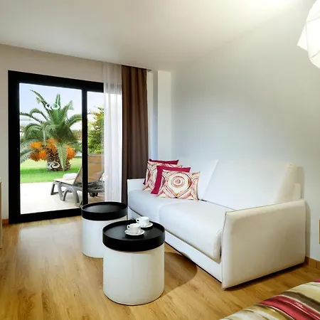 Grand Palladium White Island & 5* Playa d'en Bossa