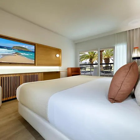 Grand Palladium White Island &
