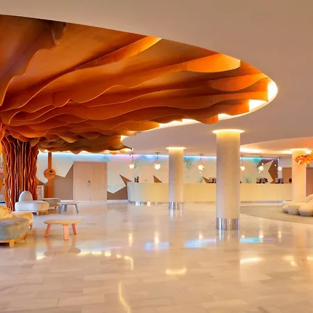 Hotel Grand Palladium White Island &