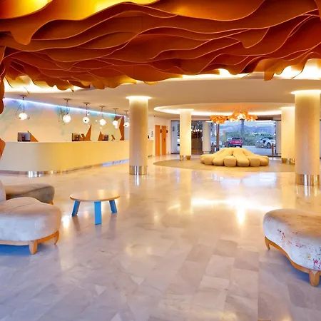 Grand Palladium White Island & Hotel Playa d'en Bossa