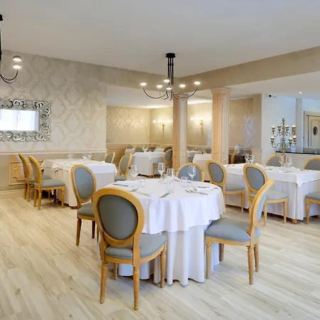 Hotel Grand Palladium White Island & Playa d'en Bossa