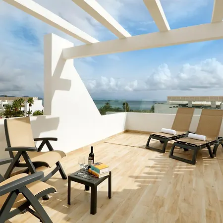 Grand Palladium White Island & Hotel
