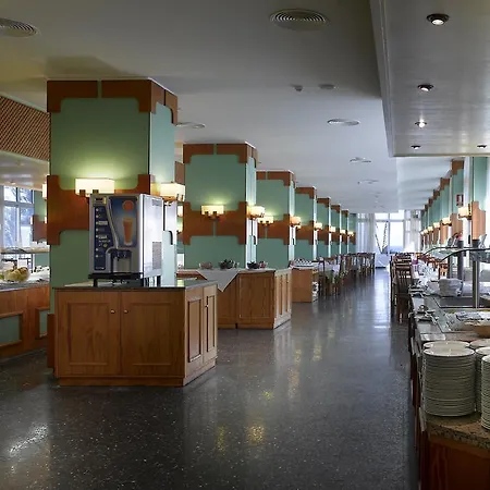 Grand Palladium White Island & Hotel