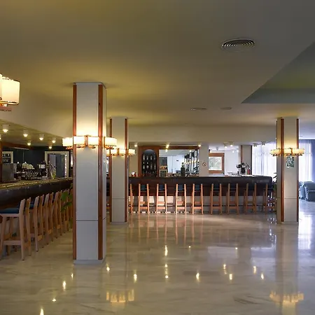 Grand Palladium White Island & Playa d'en Bossa