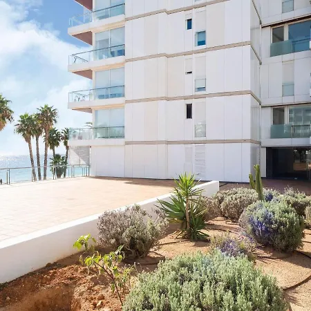 Belvilla By Oyo Beachfront Apartment *