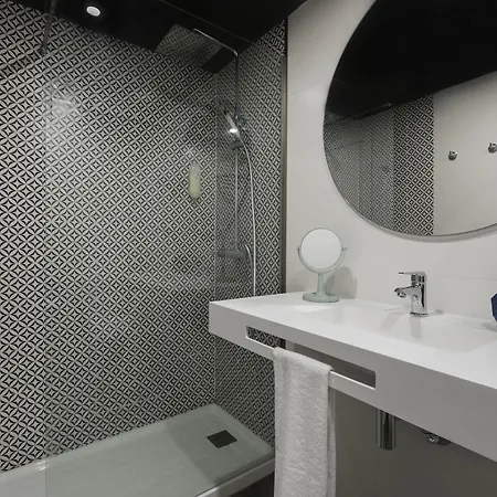 Vibra Mogambo - Adults Only 3*