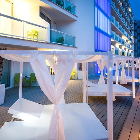 The Ibiza Twiins - 4* Sup Hotel