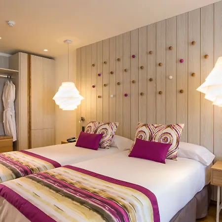 Grand Palladium White Island & Playa d'en Bossa