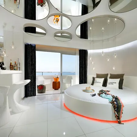 Hotel Ushuaia Ibiza - Adults Only - Club Entrance Included