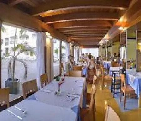 Aparthotel Ocean Suites Playa d'en Bossa