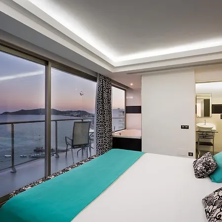 The Ibiza Twiins - 4* Sup Hotel 4*