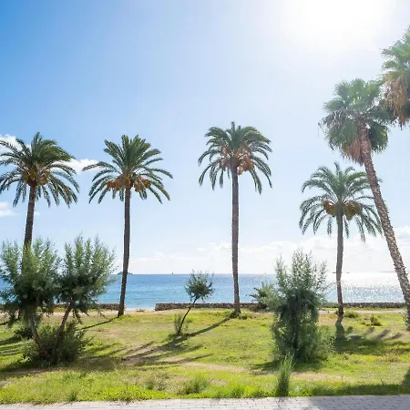 Belvilla By Oyo Beachfront * Platja d'en Bossa